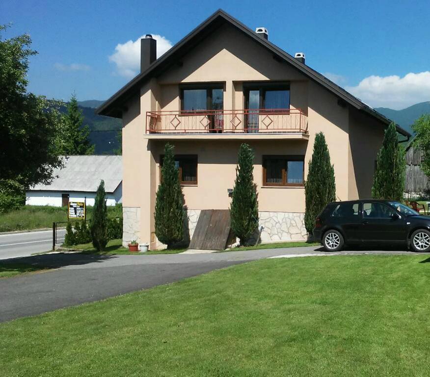 House Pribic Hotel Vrelo Koreničko Buitenkant foto