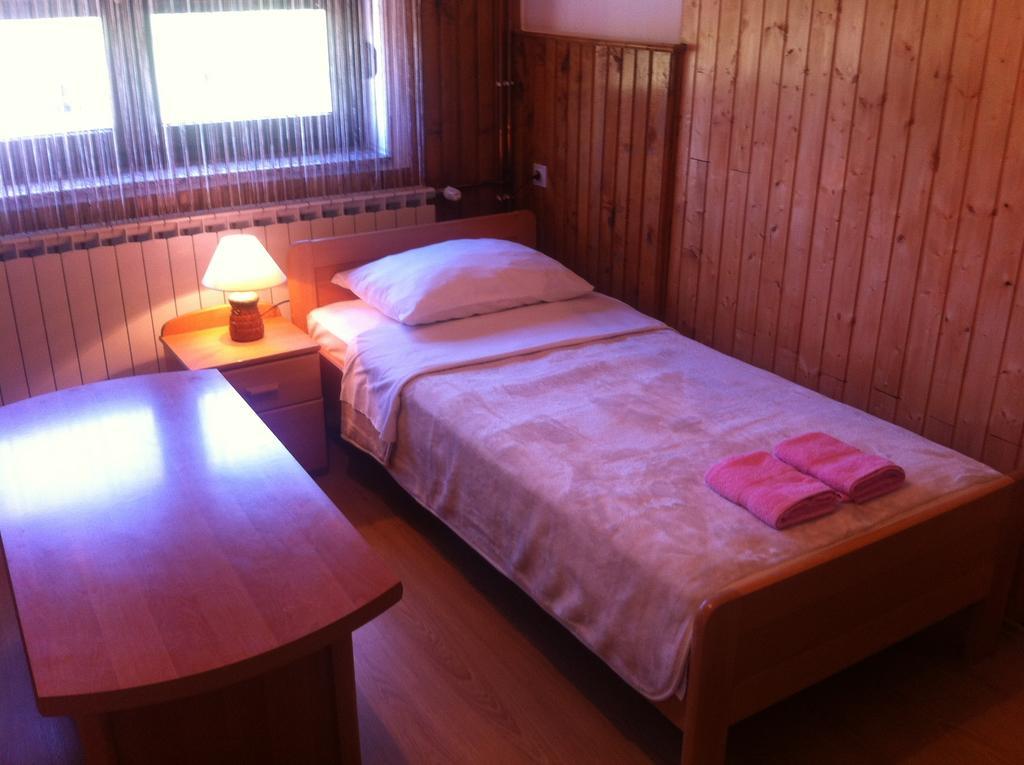 House Pribic Hotel Vrelo Koreničko Kamer foto