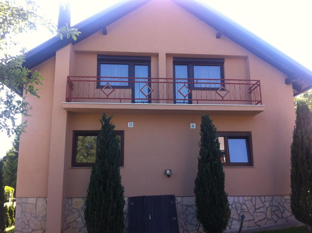 House Pribic Hotel Vrelo Koreničko Buitenkant foto