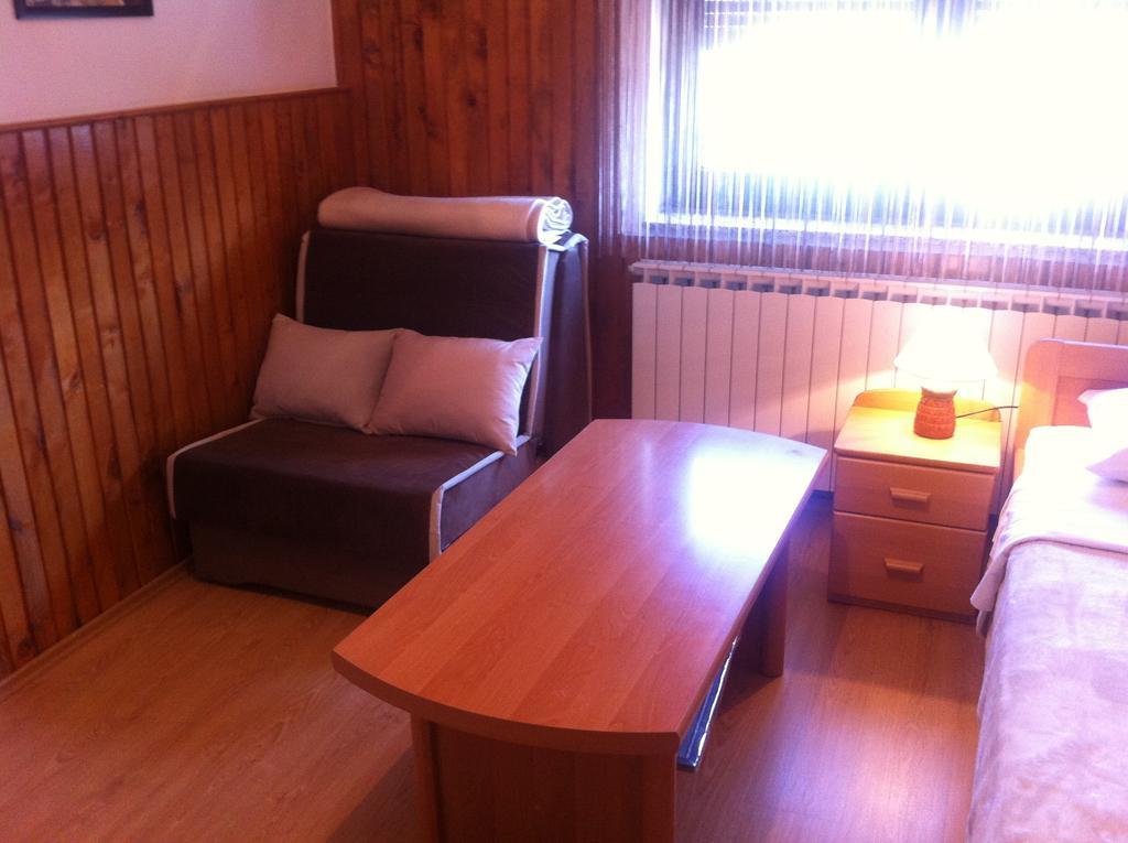 House Pribic Hotel Vrelo Koreničko Kamer foto