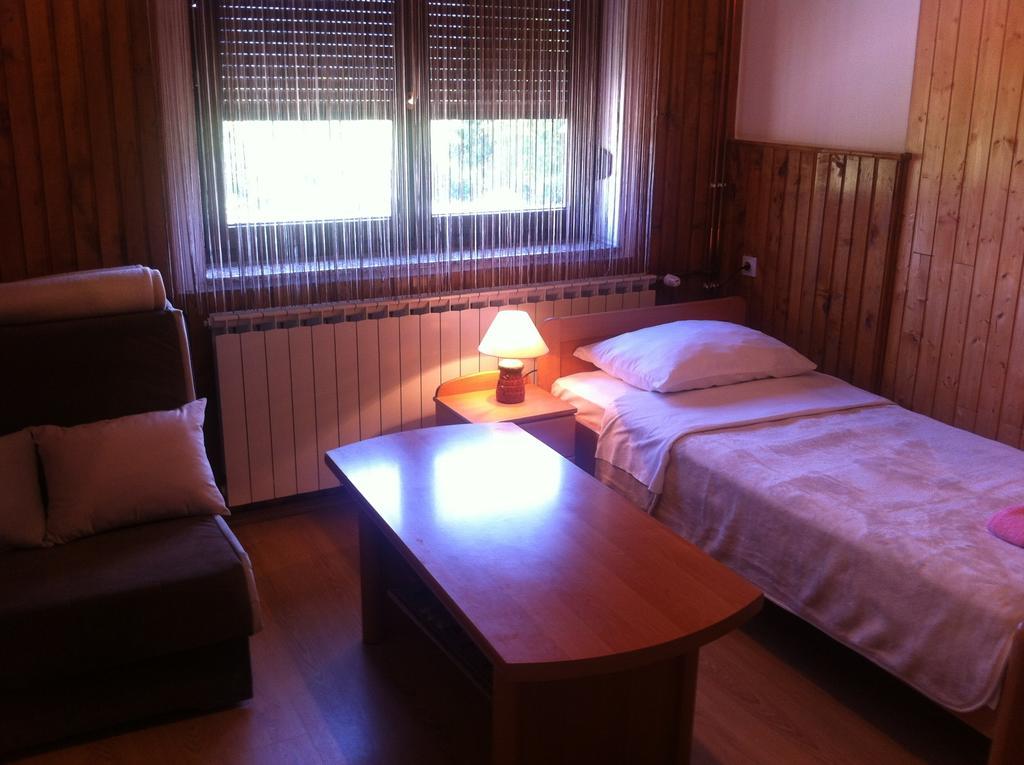 House Pribic Hotel Vrelo Koreničko Kamer foto