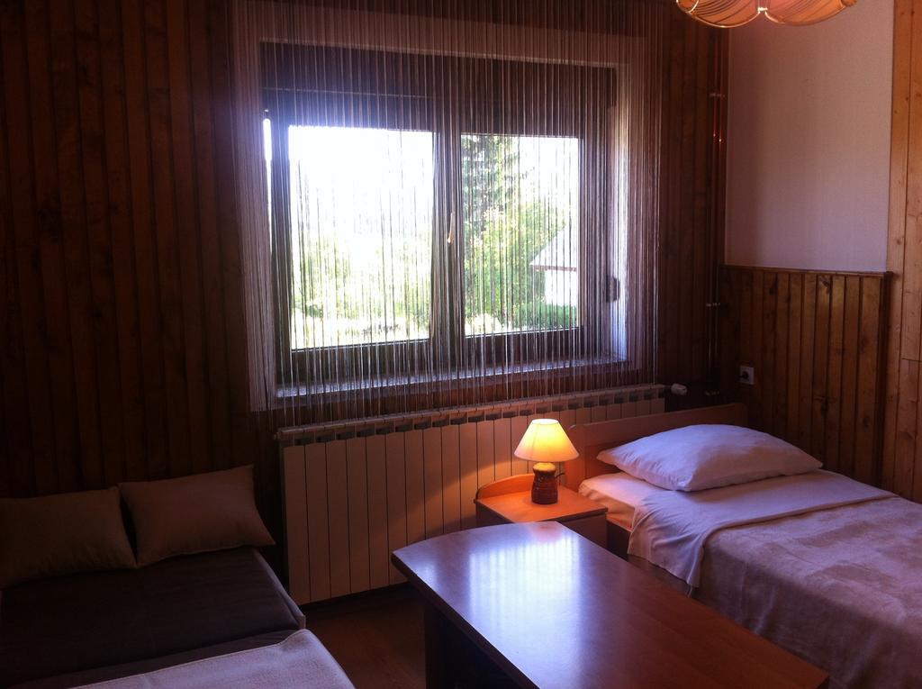House Pribic Hotel Vrelo Koreničko Kamer foto